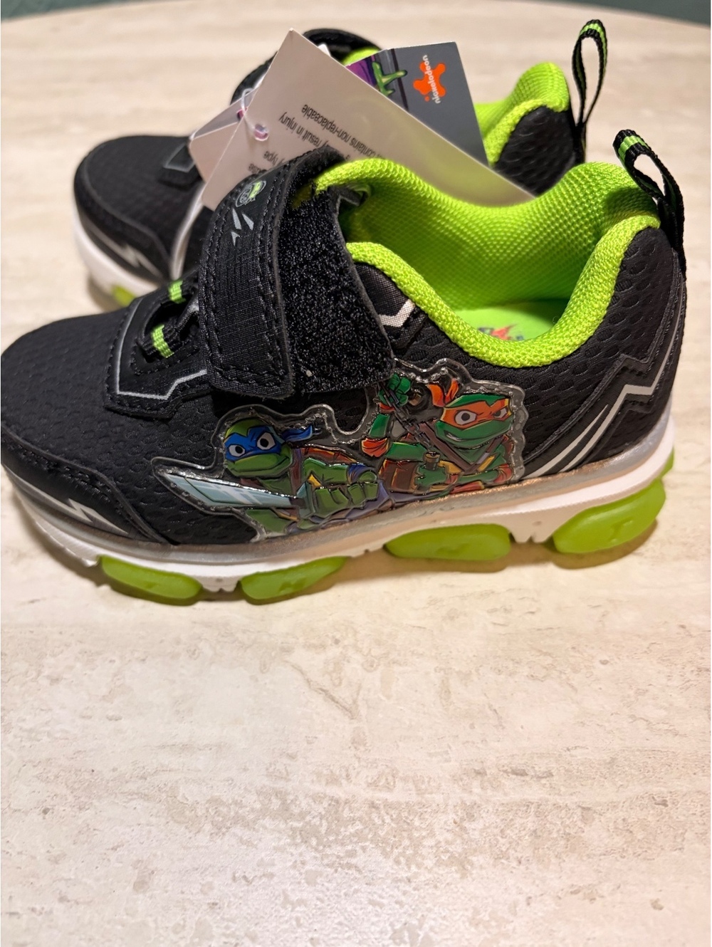 Size 6C Nickelodeon Teenage Mutant Ninja Turtles Boys' Light-Up Sneakers Size 6 - Picture 2 of 4